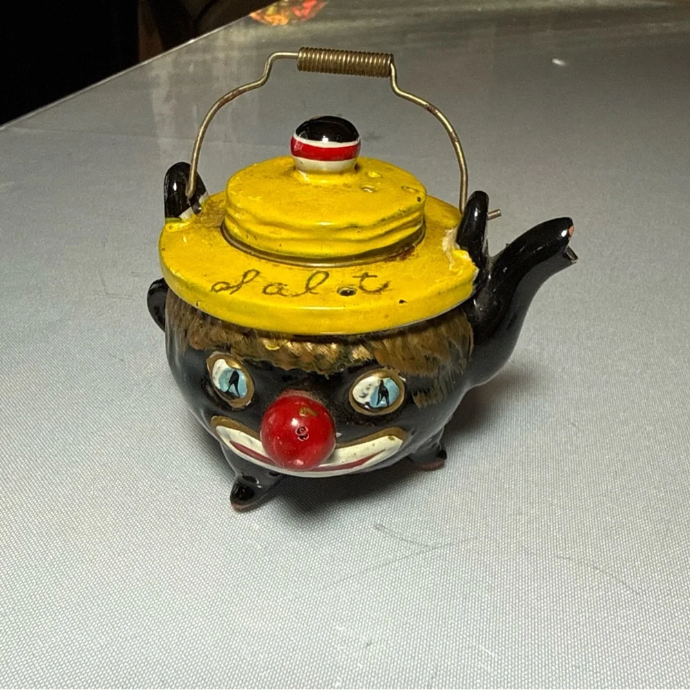 VTG Salt & Pepper Tilso Thames Shakers Red Ware Clown Face Teapots Japan Antique